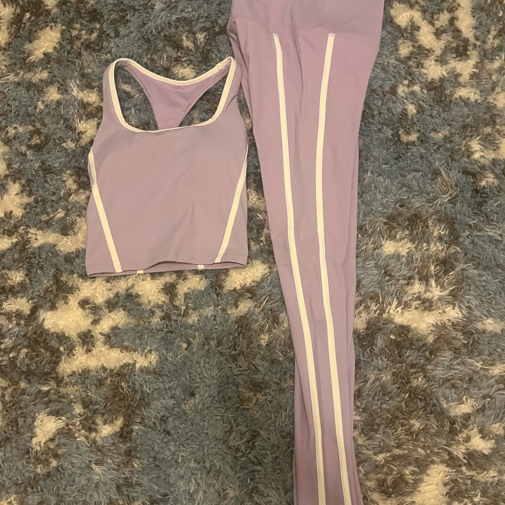 Gilly hicks lavender with white stripes workout set top is xxs bottomsNWT are xs